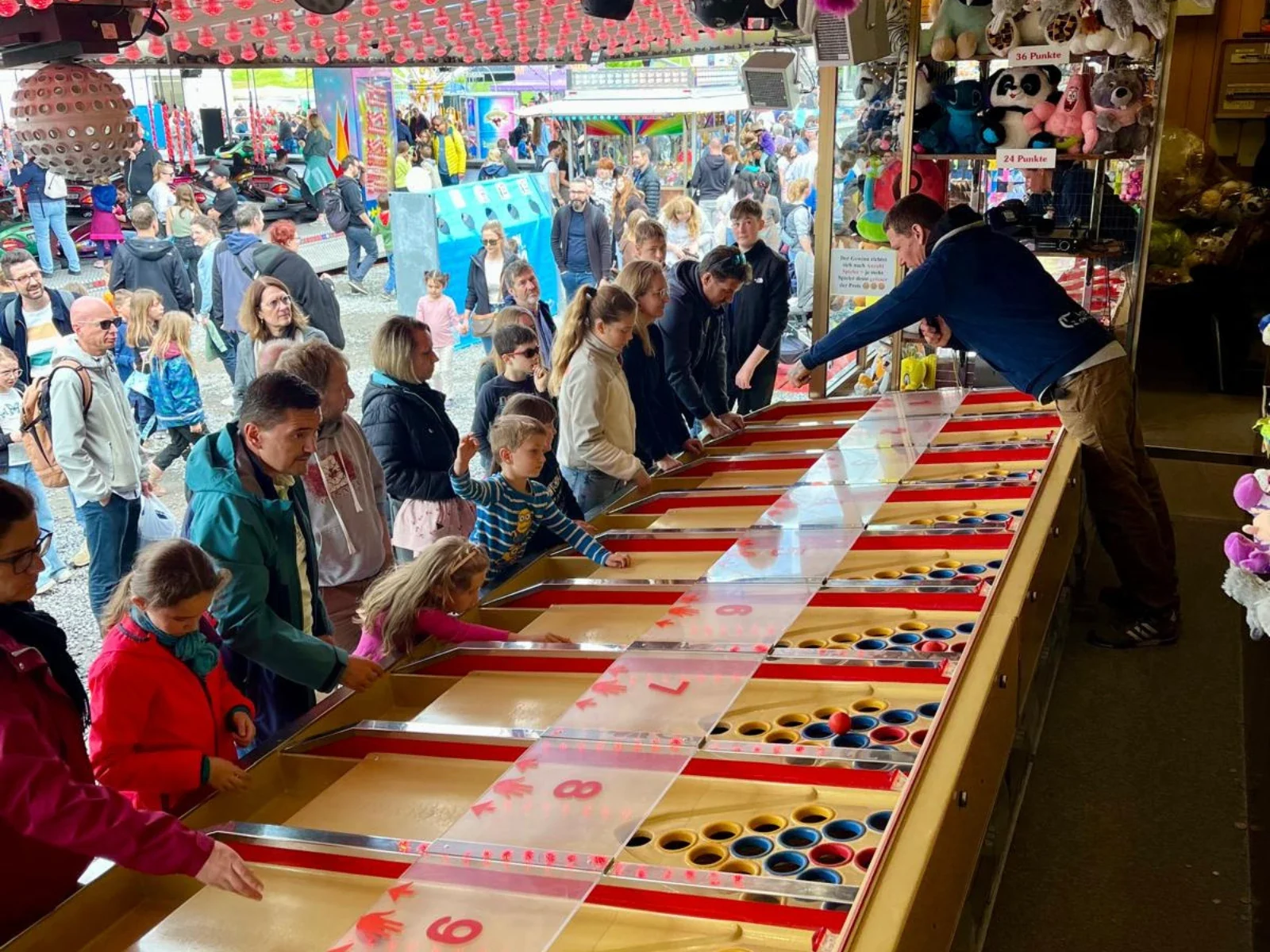 Camel Race Stand von innen